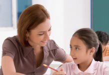 Hồng Công: Dạy thêm kiếm hơn 2 tỉ đồng/tháng