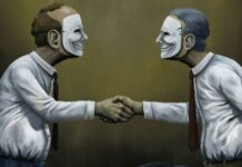 “Mưu hèn kế bẩn” chốn công sở – Làm sao để vừa đối phó với tiểu nhân, vừa hoàn thành tốt công việc?