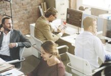 Triệu phú Mỹ: Làm việc ít hơn 40 giờ mỗi tuần thì cả đời đừng mong giàu