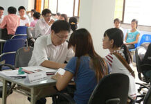 Có tiếng Anh làm gì cũng dễ