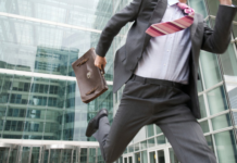 “Đến sớm 5 phút mới là đúng giờ; đến đúng giờ là đến muộn; còn đến muộn thì không thể chấp nhận được!”