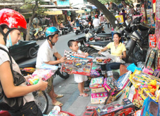 Đồ chơi nhập khẩu đang được ưa chuộng