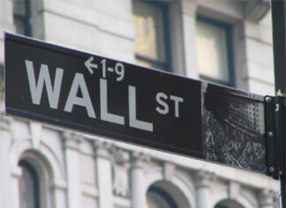 Nhà đầu tư rút tiền, chỉ số phố Wall giảm mạnh nhất kể từ tháng 6