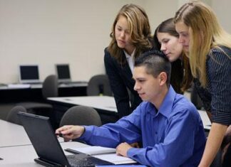 Hai chiều đối nghịch trên con đường phát triển sự nghiệp của mỗi người